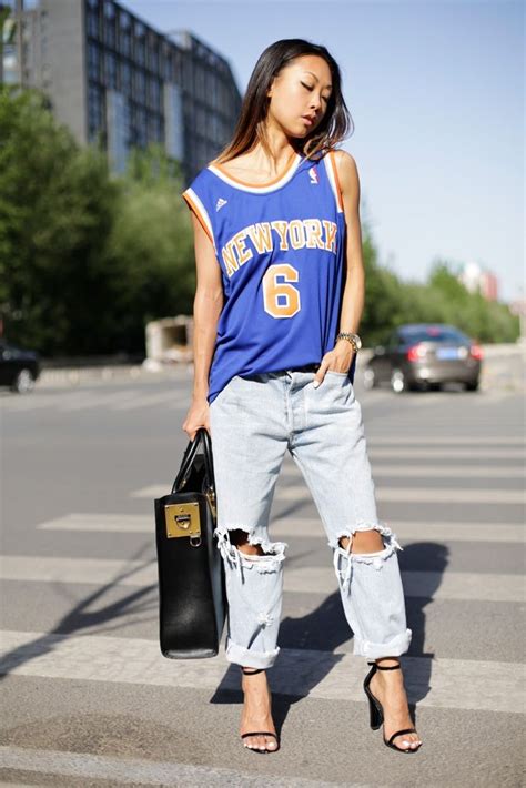 oversized basketball jersey outfit